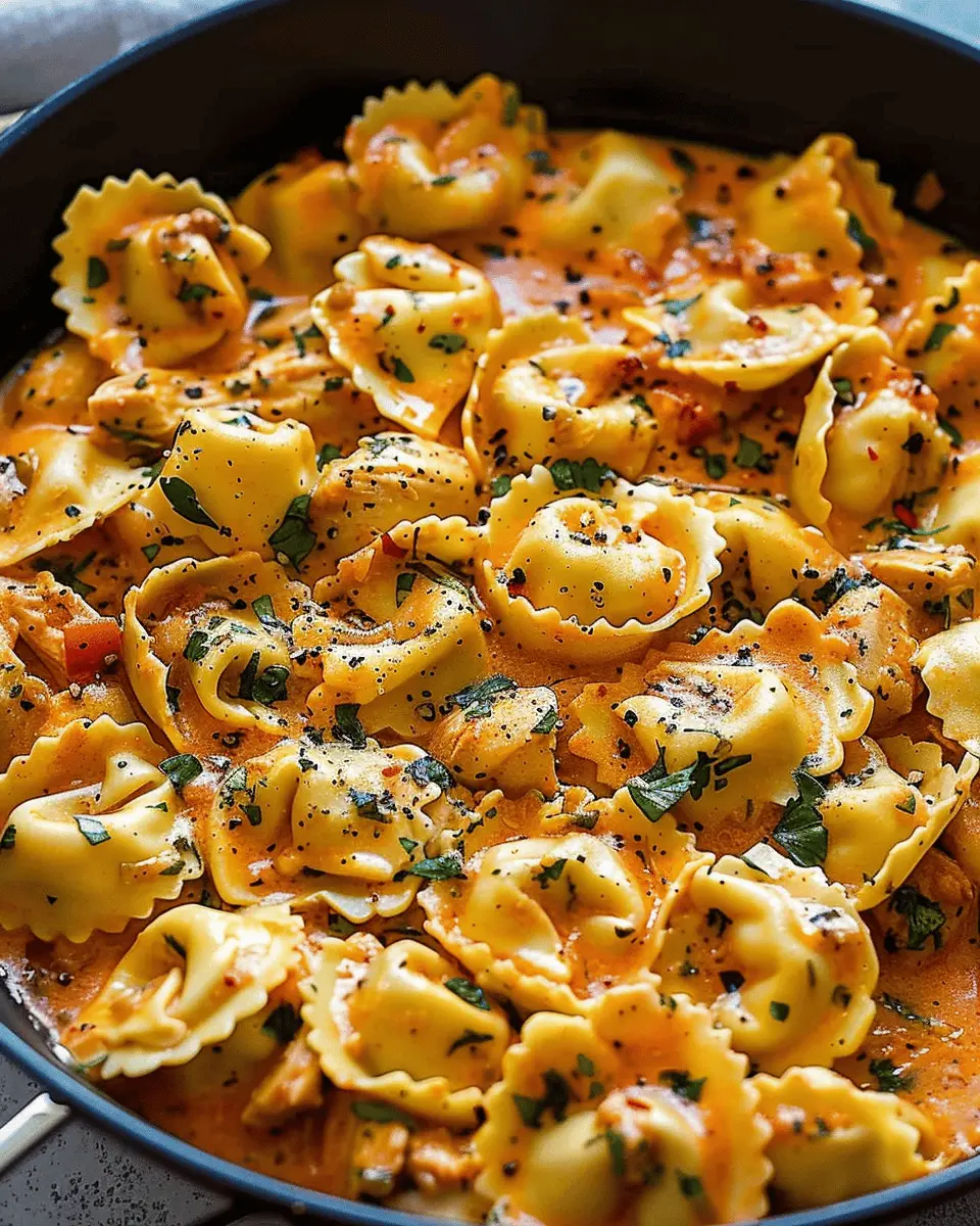 One-Pot Spicy Garlic Butter Chicken Tortellini: Easy, Flavorful Delight